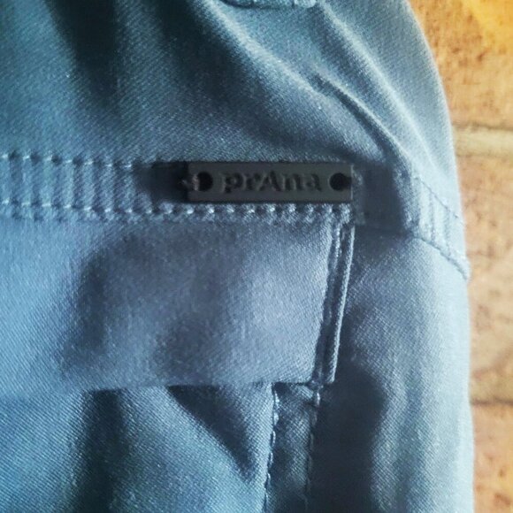 Prana Alana Women's Capri Knicker Hiking Pants Deep Blue Size 12 - Picture 10 of 14